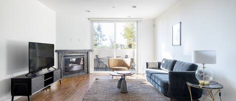 TV, fireplace, stereo