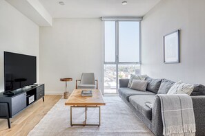 Fernseher, Stereoanlage