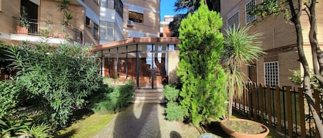 Entrée de l’hébergement