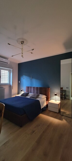 Habitación Confort, 1 habitación, baño privado, planta baja | 1 dormitorio, escritorio, espacio para trabajar con un portátil