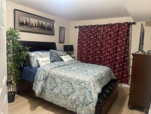 4 habitaciones, tabla de planchar con plancha, wifi y ropa de cama