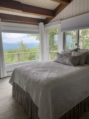 5 soveværelser, skrivebord, strygejern/strygebræt, weekendseng