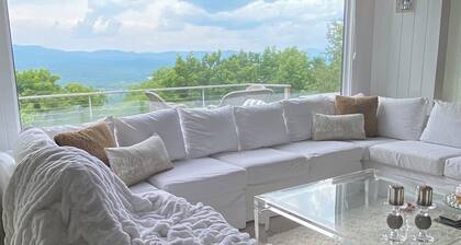 Luxury Mountain Top House , Hot Tub, Fire Pit & Panoramic Stratton Views