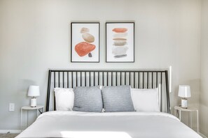 2 quartos, ferros/tábuas de passar roupa, Wi-Fi, roupa de cama