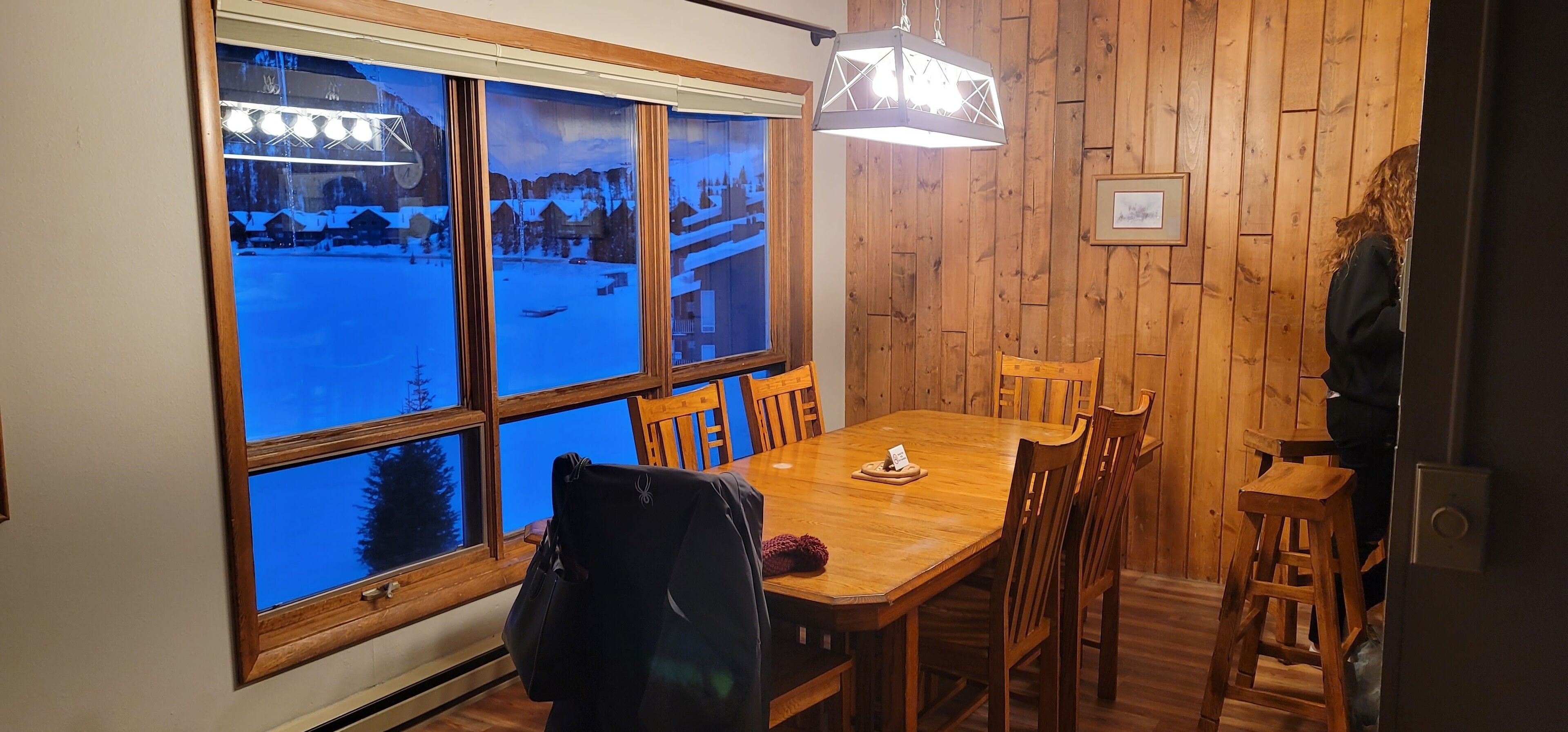 Cozy ski retreat at the base of Big Sky, minutes to the lift!
