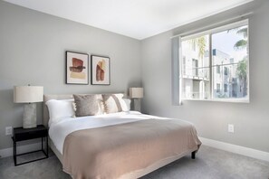 2 slaapkamers, een strijkplank/strijkijzer, wifi, beddengoed
