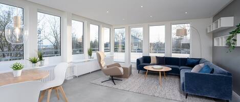 テレビ、ステレオ