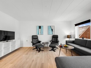 TV - "Fransisca" - 5.5km from the sea by Interhome (Tim)