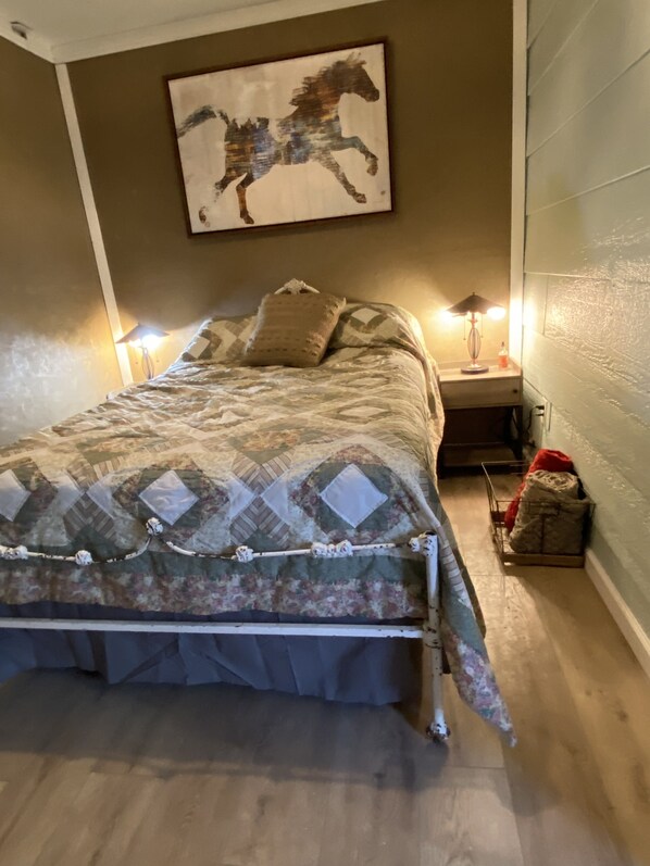 1 bedroom, iron/ironing board, free WiFi, bed sheets