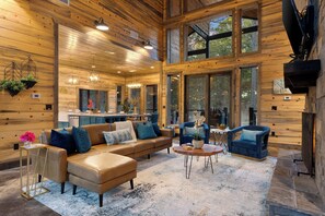 Smart TV, fireplace, table tennis