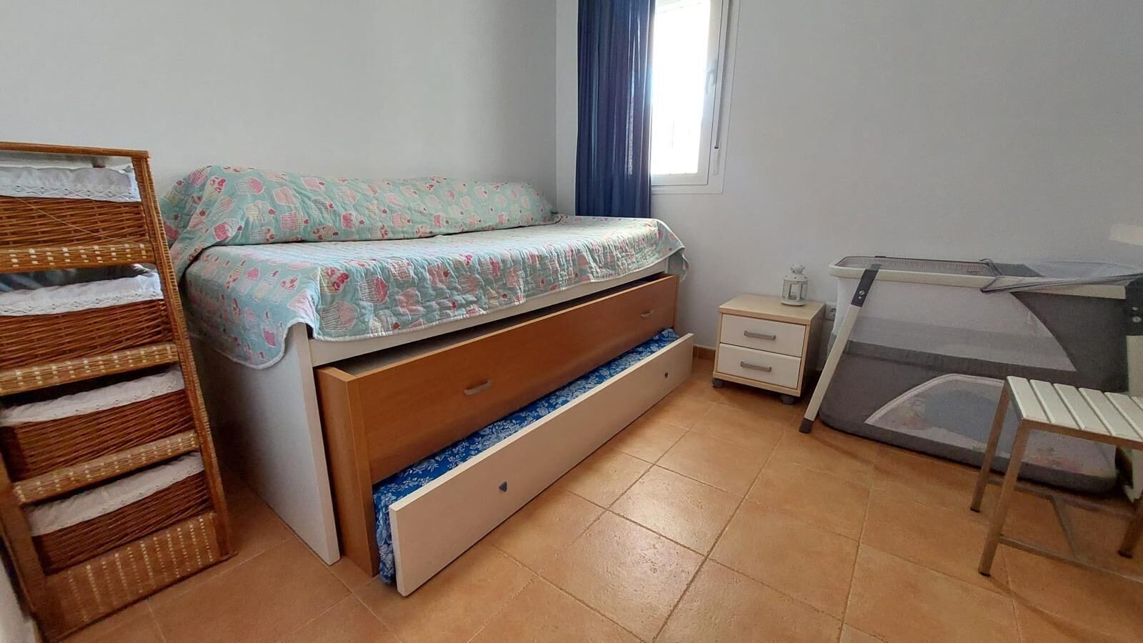 2 bedrooms, iron/ironing board, bed sheets