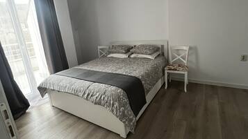 2 quartos, ferros/tábuas de passar roupa, Wi-Fi, roupa de cama