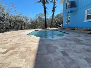 Alberca al aire libre y alberca climatizada