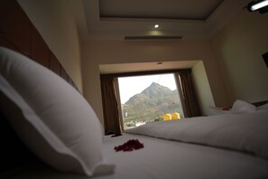 Premium Double Room | Free WiFi - Hotel Seasons (Tiruvannamalai)