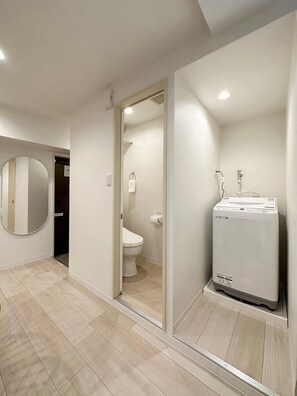 Shower, hair dryer, towels - F style namiki Cozy Apt in the Heart of the City (Hiroshima)