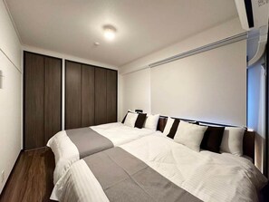 3 Schlafzimmer, Schreibtisch, Bügeleisen/Bügelbrett, WLAN
