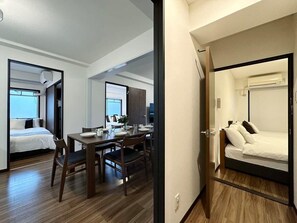 3 habitaciones, escritorio, tabla de planchar con plancha y wifi 