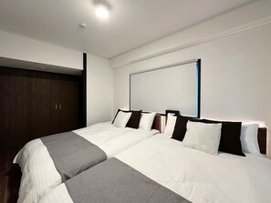 3 Schlafzimmer, Schreibtisch, Bügeleisen/Bügelbrett, WLAN
