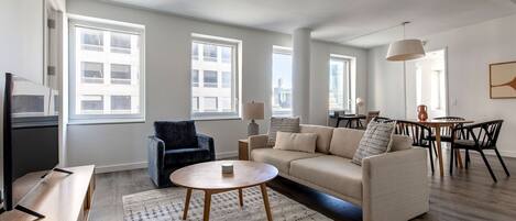 Télévision, chaîne hi-fi