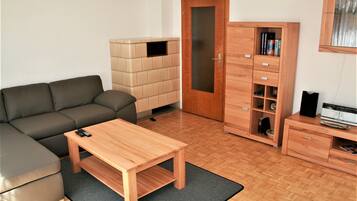 TV, fireplace, DVD player, stereo