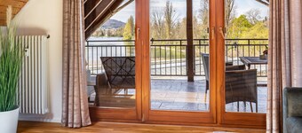 Apartment 'Anne' with Lake View, Balcony and Wi-Fi
