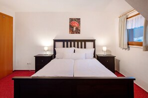 2 bedrooms, free WiFi, bed sheets - Apartment 'Haus Johanna' with Mountain View, Balcony and Wi-Fi (Todtmoos)