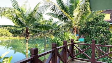 Deluxe Triple Room | Balcony