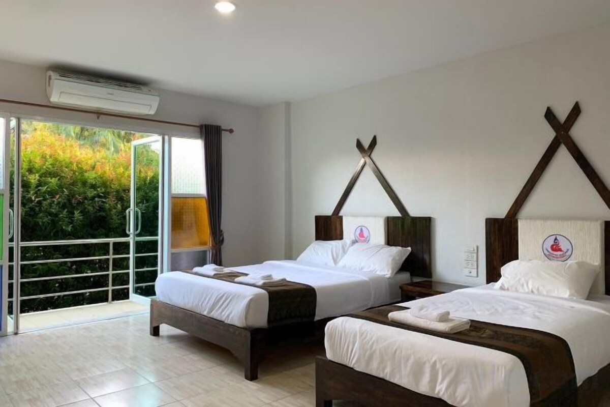 Blackout drapes, soundproofing, WiFi (free), bed sheets