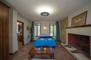 7 bilik tidur, seterika/papan seterika, Wi-fi percuma, cadar katil