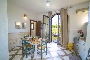 Standard-Villa, Mehrere Schlafzimmer (Villa Lisa with huge Pool and Garden) | Speisen