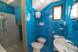 Standard-Villa, Mehrere Schlafzimmer, Balkon (Villa Lisa with huge Pool and Garden) | Badezimmer