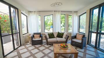 21-inch flat-screen TV with digital channels