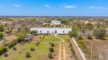 Vila standard, vários quartos, sacada (Villa Lisa with huge Pool and Garden) | Fachada