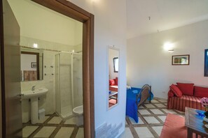Standard Villa, Multiple Bedrooms (Villa Lisa with huge Pool and Garden) | 7 bedrooms, iron/ironing board, free WiFi, bed sheets