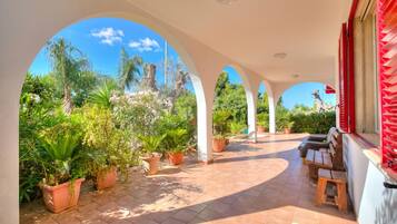 Vila standard, 3 quartos, terraço (Villa Strea with pool) | Terraço/pátio
