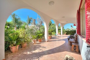 Villa – standard, flere soverom (Villa Strea with pool) | Terrasse/patio