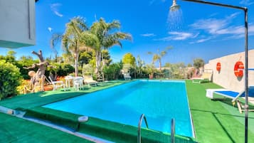 Vila standard, 3 quartos, terraço (Villa Strea with pool) | Piscina | Piscina externa sazonal