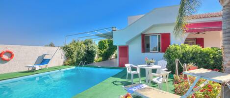 Seasonal outdoor pool