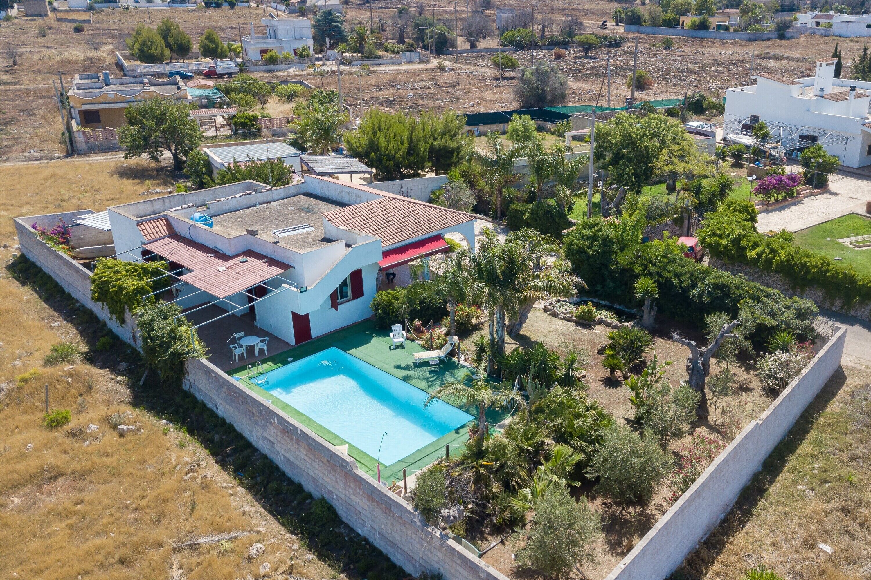 Villa estándar, varias habitaciones (Villa Strea with pool) | Alberca | Alberca al aire libre por temporada 