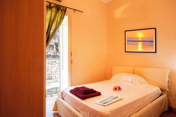 5 bedrooms, free WiFi, bed sheets - Villa Gaia with pool (Galatina)