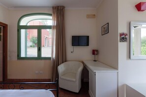 5 bedrooms, free WiFi, bed sheets - Villa Gaia with pool (Galatina)