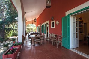 Outdoor dining - Villa Gaia with pool (Galatina)