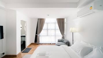 Free WiFi, bed sheets