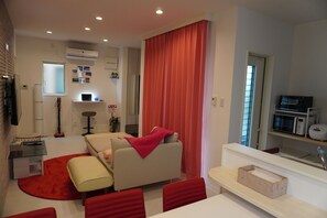 Deluxe Villa, 2 Bedrooms | In-room dining