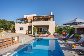 Villa | 5 bedrooms, free cots/infant beds