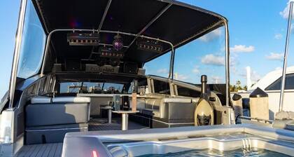 95ft Mega Yacht W/ Jacuzzi