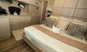 3 bedrooms, in-room safe, free WiFi, bed sheets