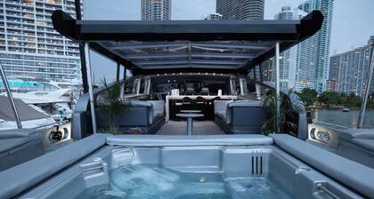 95' Mega Yacht: Jacuzzi, Bachelor Parties & Sunset Cruises