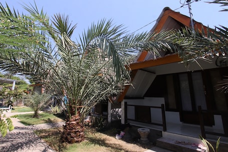 Exterior. OYO Life 93125 Kos Bale Lumbung Syariah