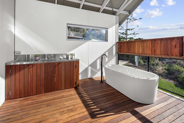 Property grounds - RARE Views - Diamond Skies - Incredible! (Glamorgan-Spring Bay)